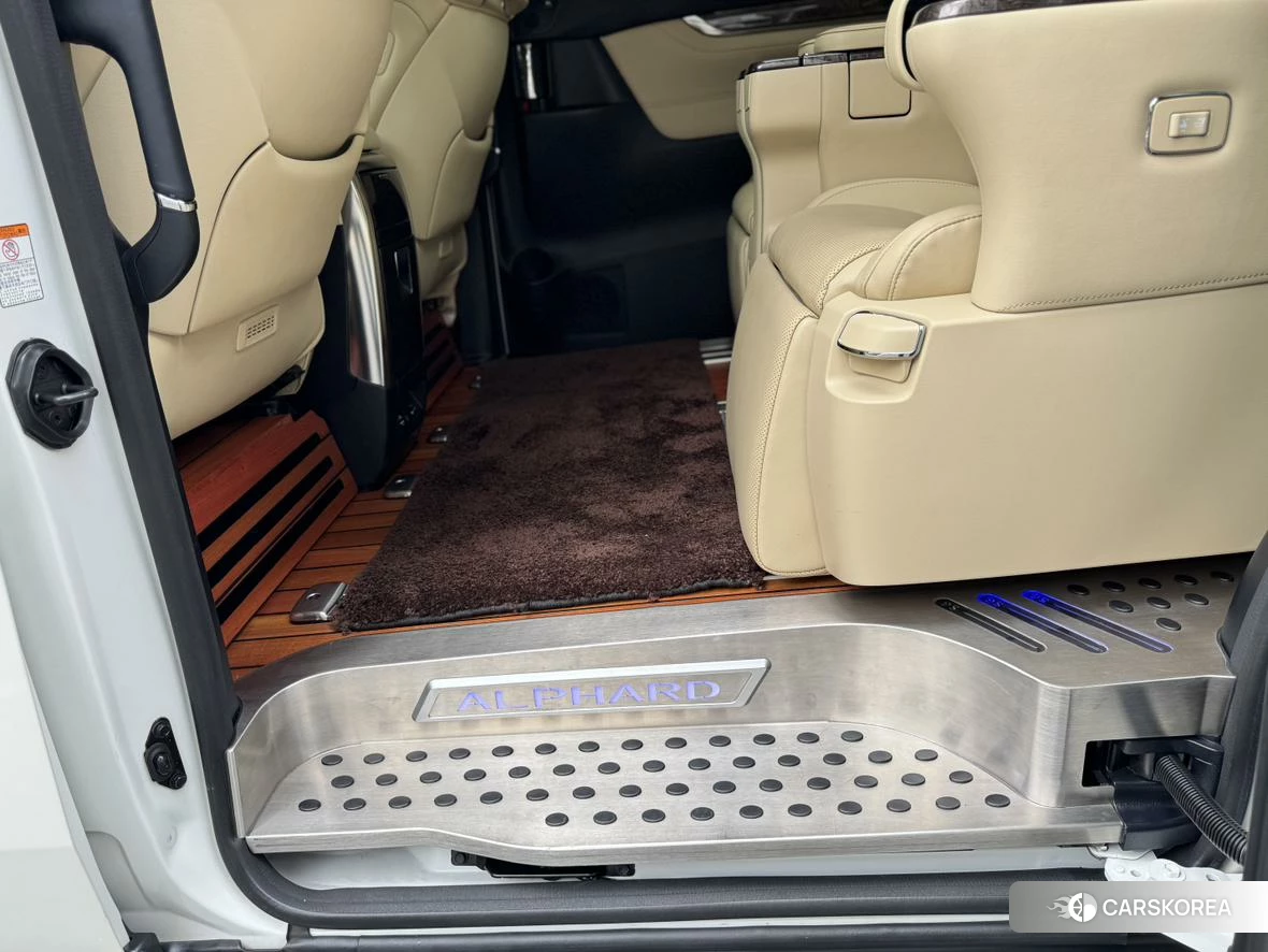 Toyota Alphard id 4461280 из Китая 17