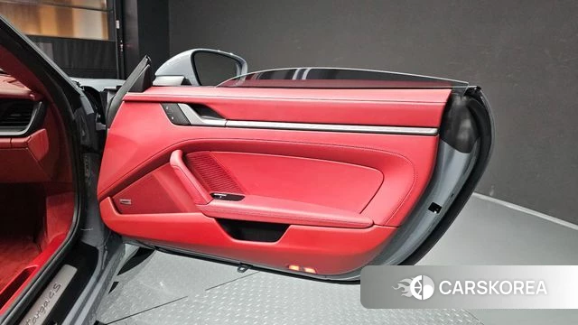 Porsche 911(992) id 4778286 из Кореи 17