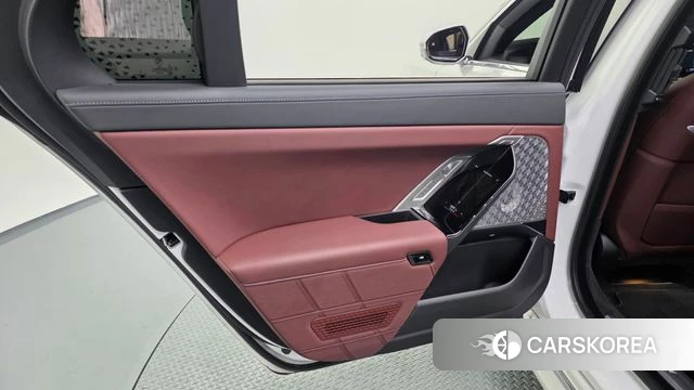 BMW 7 Series (G70) id 4488446 из Кореи 17