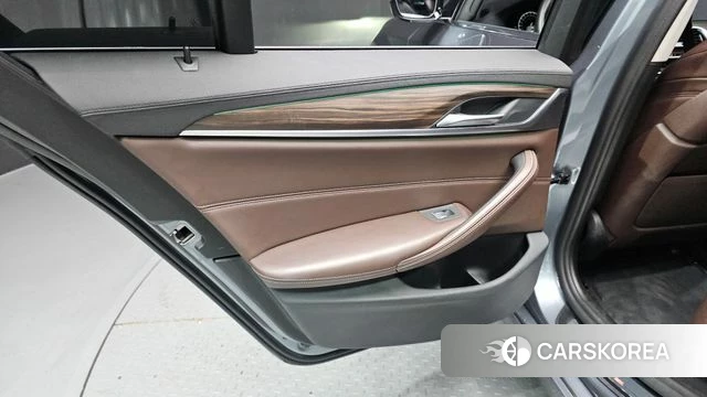 BMW 5 Series (G30) id 4397411 из Кореи 17