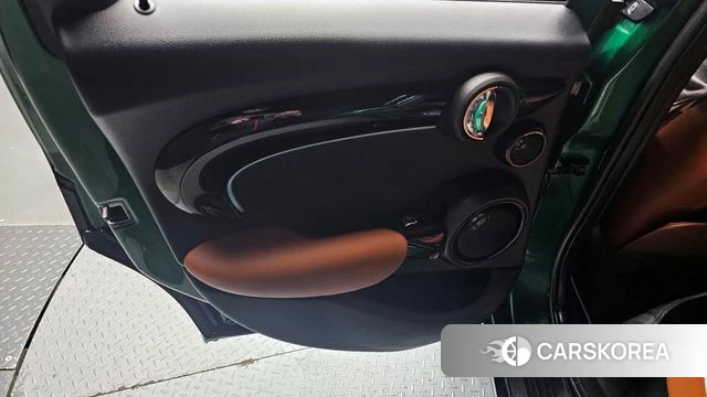 Mini Cooper S id 4185890 из Кореи 17