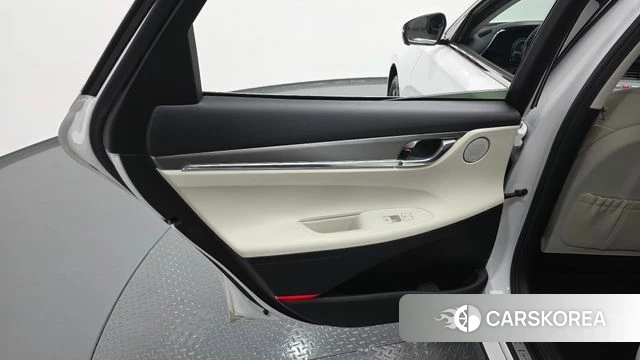 Hyundai The New Grandeur IG Hybrid id 4249655 из Кореи 17