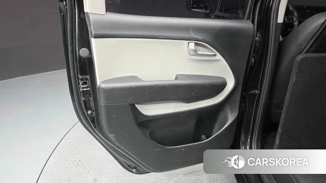 Kia The New Kia Ray id 4774032 из Кореи 17
