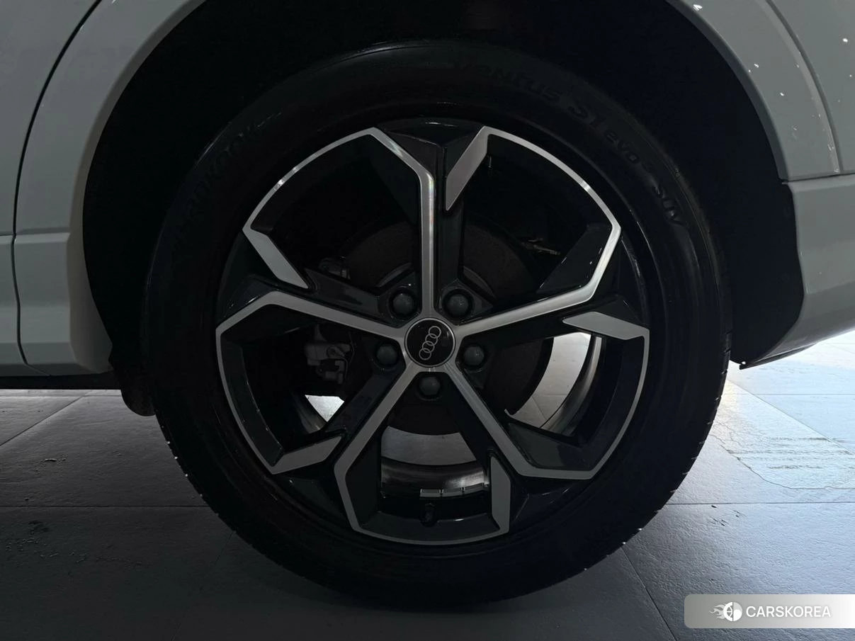 Audi Q3 Sportback id 4512459 из Китая 17