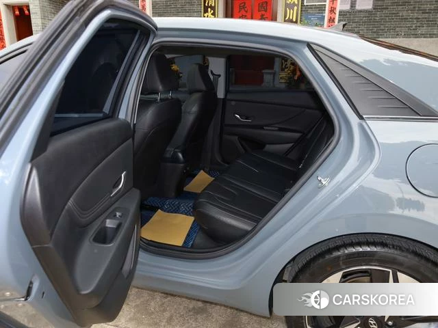 Hyundai Elantra id 4277413 из Китая 17