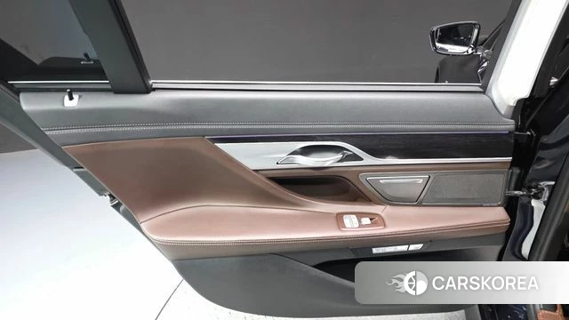 BMW 7 Series (G11) id 4558001 из Кореи 17