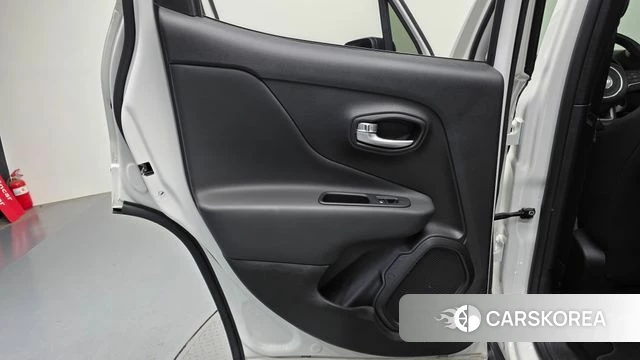 Jeep Renegade id 4330074 из Кореи 17