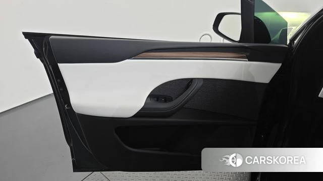 Tesla Model X id 4879685 из Кореи 17