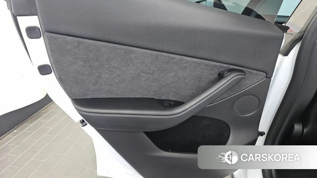 Tesla Model Y id 4650144 из Кореи 17
