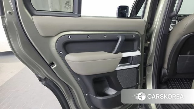 Land Rover Defender (L663) id 4872716 из Кореи 17