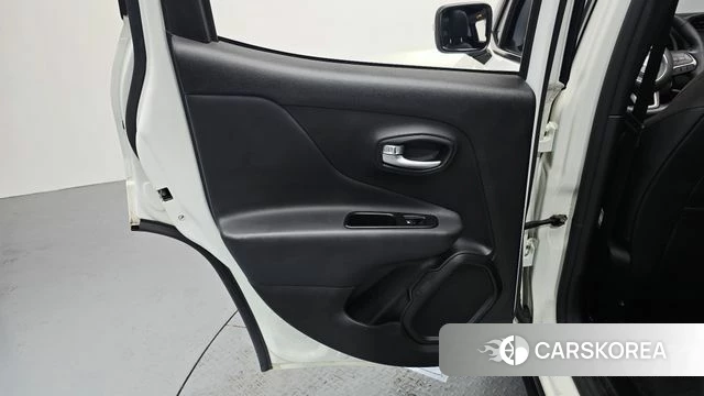 Jeep Renegade id 4647241 из Кореи 17