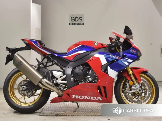 Проданный Honda CBR1000RR-R FIREBLADE SP 2023 из Японии