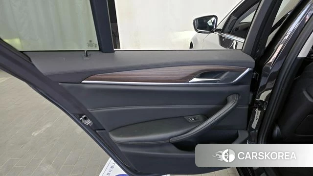 BMW 5 Series (G30) id 4331478 из Кореи 17
