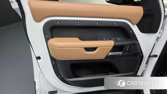 Land Rover Defender (L663) id 4870536 из Кореи 17