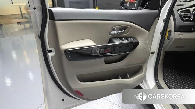 Kia The New Carnival id 4667557 из Кореи 17