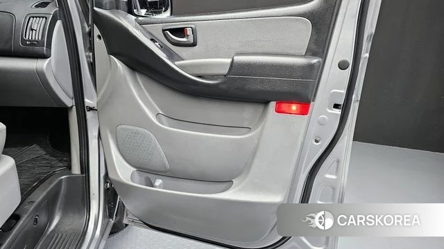Hyundai The New Grand Starex id 4345459 из Кореи 17