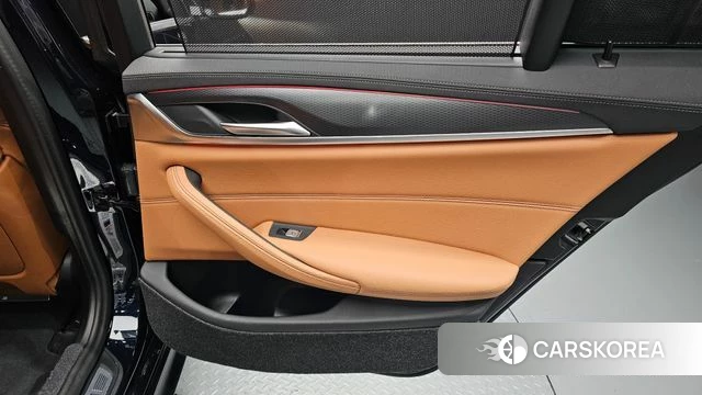 BMW 5 Series (G30) id 4540883 из Кореи 17