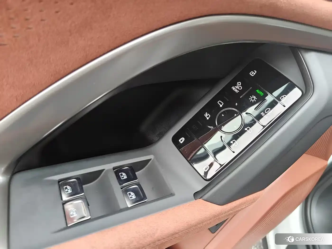 Audi Q5L id 4546232 из Китая 17