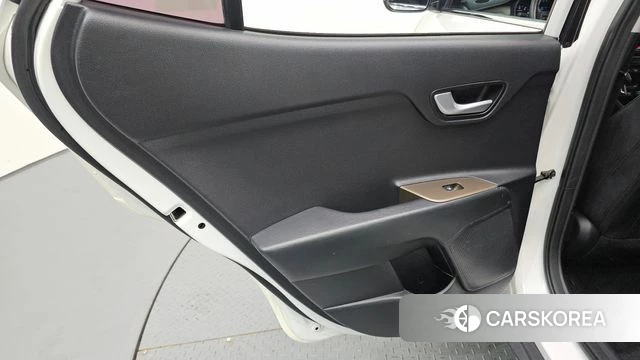 Kia Stonic id 4643090 из Кореи 17