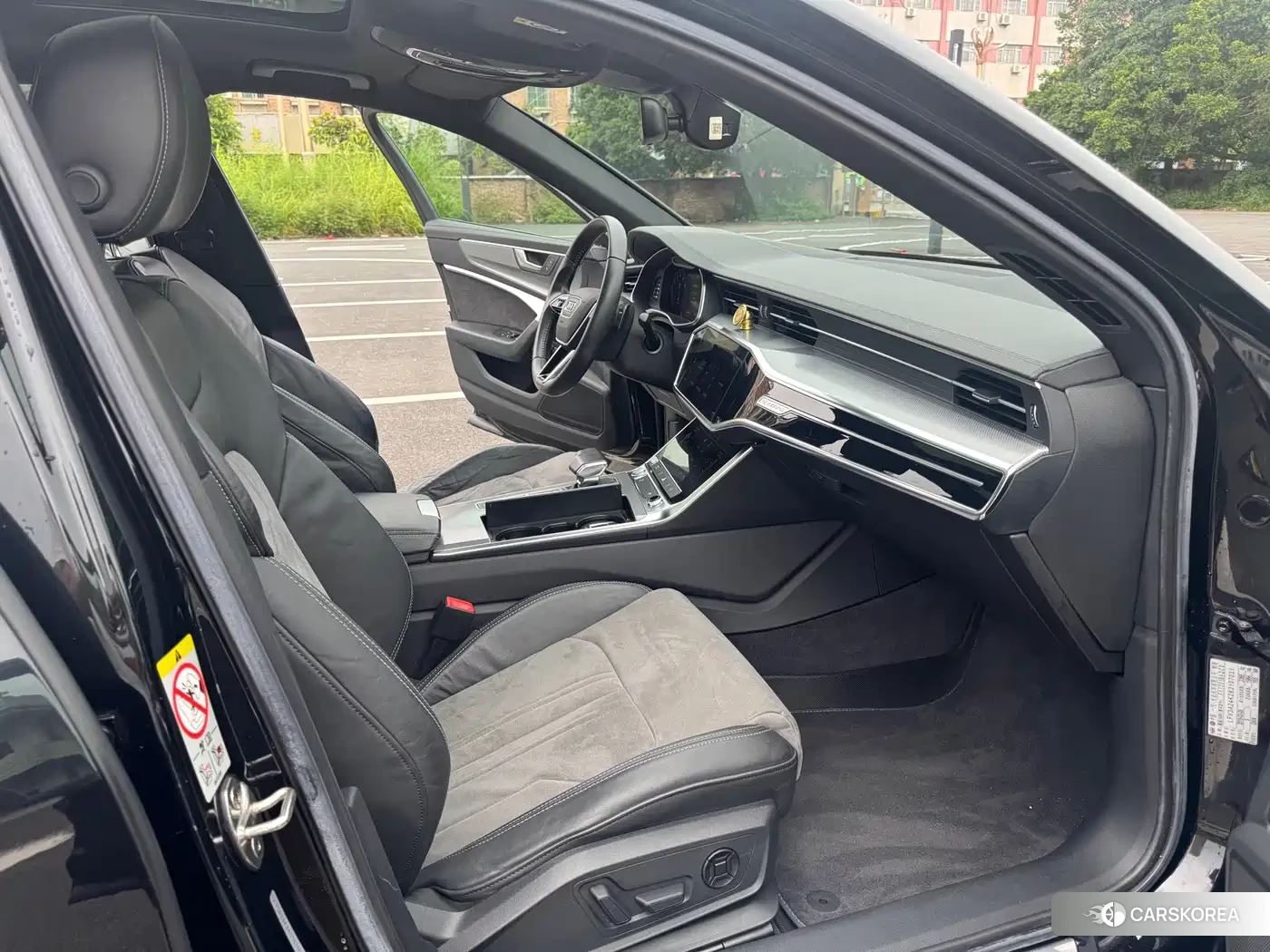 Audi A6L id 4601877 из Китая 17