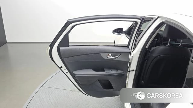 Kia Come New K3 id 4642606 из Кореи 17