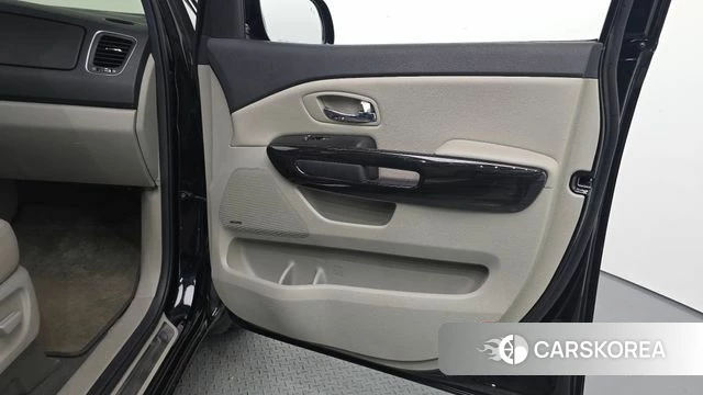 Kia The New Carnival id 4232607 из Кореи 17