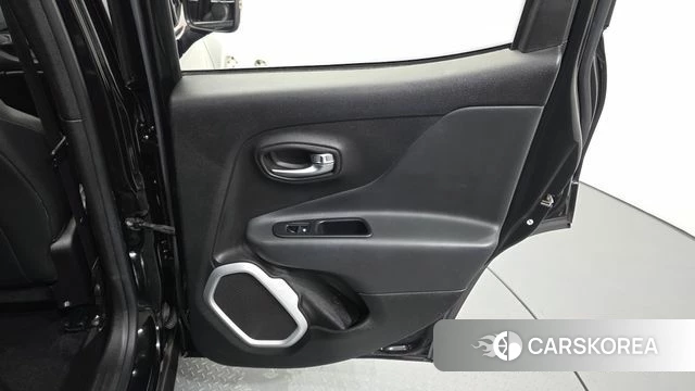 Jeep Renegade id 4605320 из Кореи 17