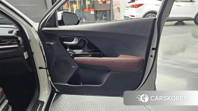 Kia The New Niro id 4402707 из Кореи 17