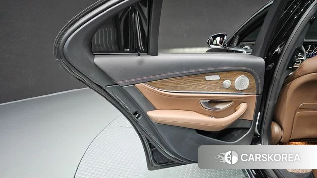 Mercedes-Benz E-Class W213 id 4691795 из Кореи 17