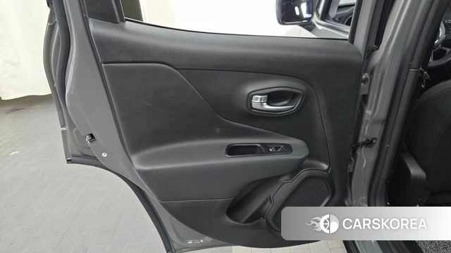 Jeep Renegade id 4670682 из Кореи 17