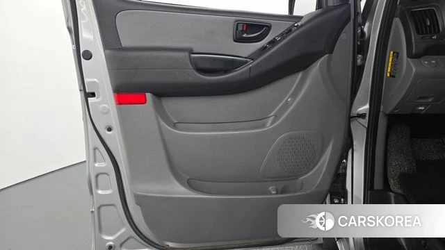 Hyundai The New Grand Starex id 4895378 из Кореи 17