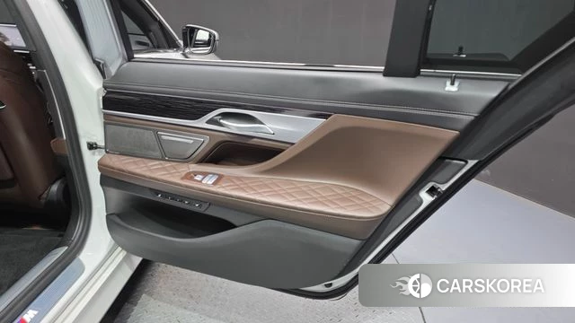 BMW 7 Series (G11) id 4529625 из Кореи 17
