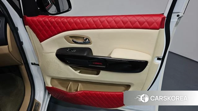 Kia The New Carnival id 4677851 из Кореи 17