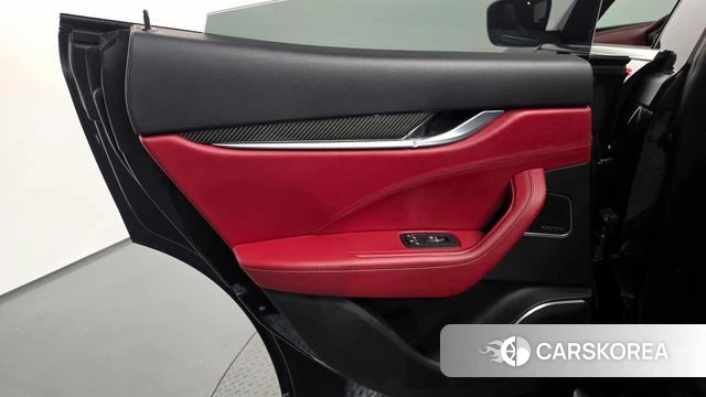 Maserati Levante id 4698923 из Кореи 17