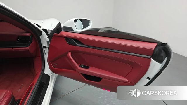 Porsche 911(992) id 4195282 из Кореи 17