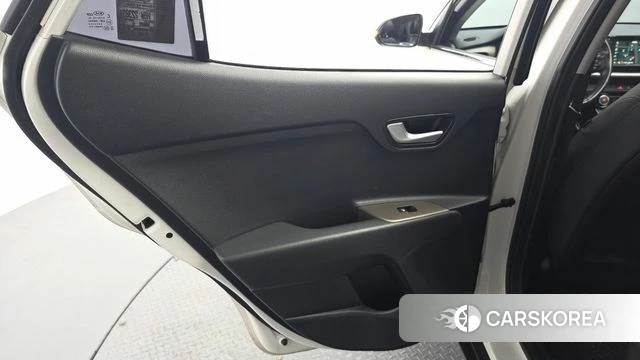 Kia Stonic id 4471531 из Кореи 17