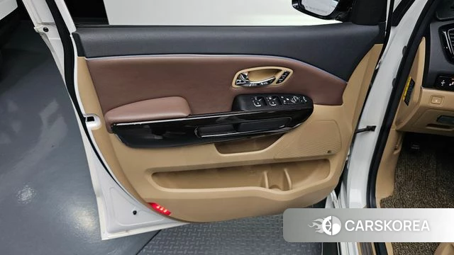 Kia All New Carnival id 4525853 из Кореи 17