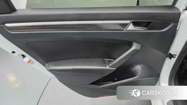 Volkswagen The New Passat id 4849966 из Кореи 17