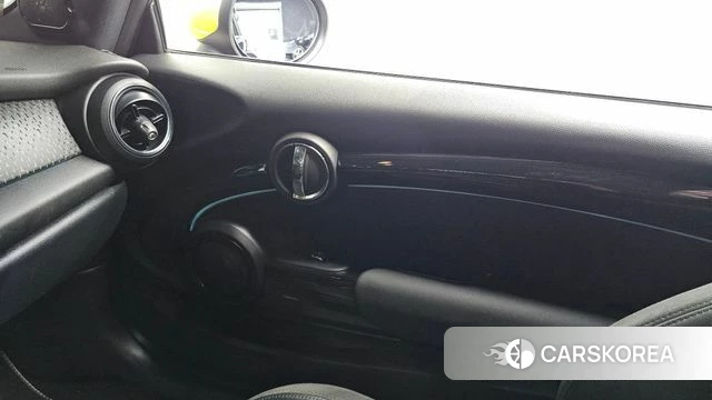 Mini Cooper Electric id 4645577 из Кореи 17