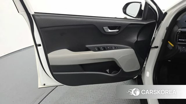 Kia Stonic id 4765163 из Кореи 17
