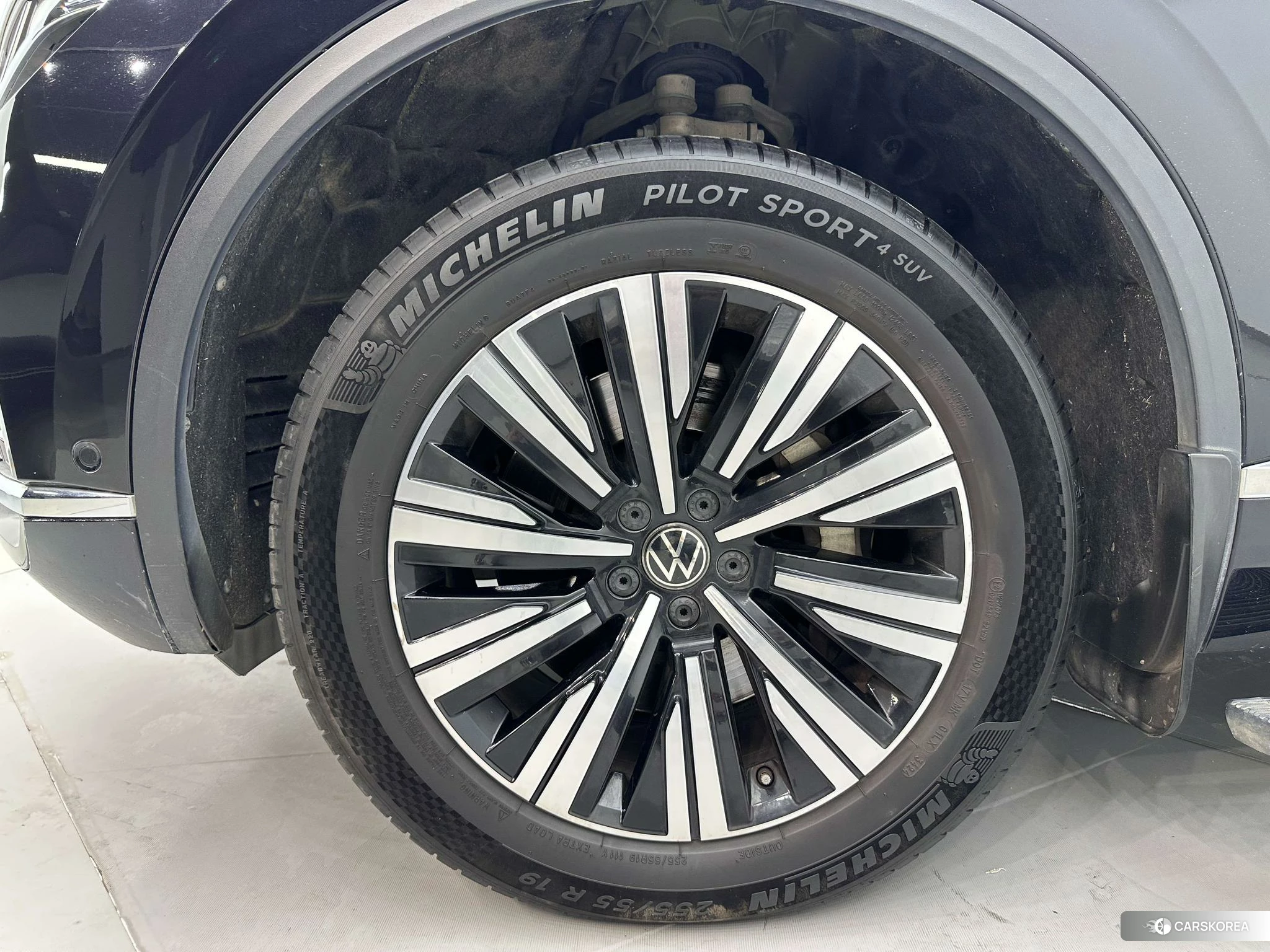 Volkswagen Touareg PHEV id 4420083 из Китая 17