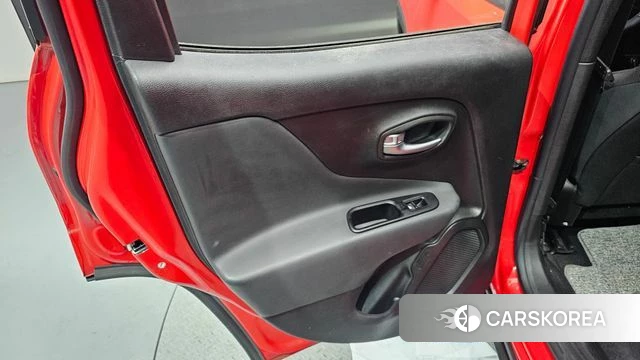 Jeep Renegade id 4250644 из Кореи 17