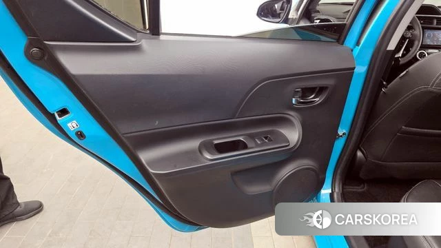 Toyota Prius C id 4233148 из Кореи 17