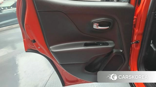 Jeep Renegade id 4424093 из Кореи 17