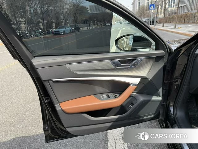 Audi A6L id 4259364 из Китая 17