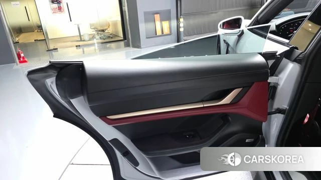 Porsche Taycan id 4382878 из Кореи 17