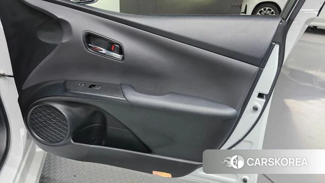 Toyota Prius 4th Generation id 4458000 из Кореи 17