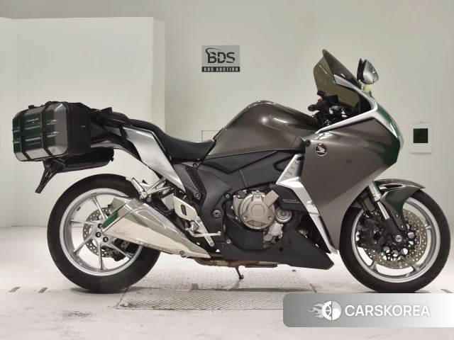 Проданный Honda VFR1200F DCT 2012 из Японии