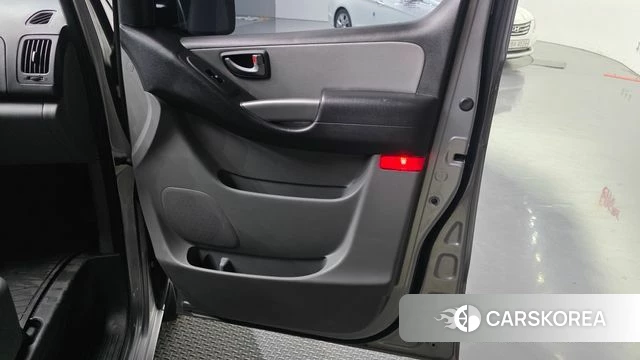 Hyundai The New Grand Starex id 4285516 из Кореи 17