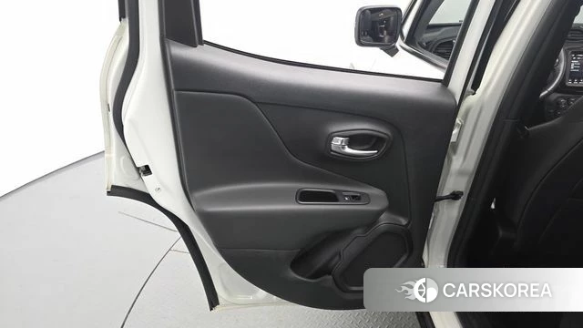 Jeep Renegade id 4769711 из Кореи 17